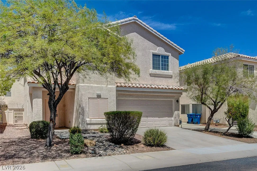 3 bed, 2.5 bath, 1796 sqft, $1,895 — Photo 3