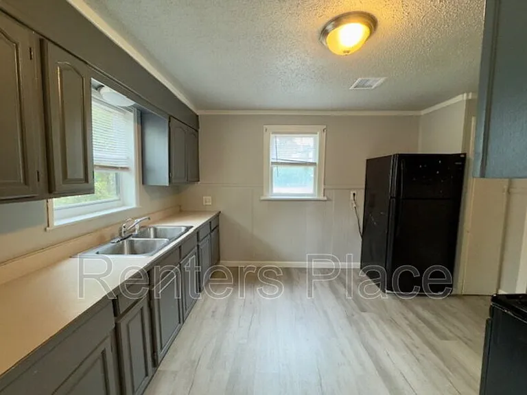 4717 S 33rd West Ave — Photo 4