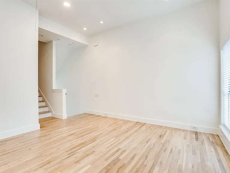 5017 Manett St #103 — Photo 10