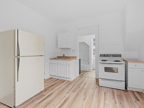 4th image of 1030 W 11th St