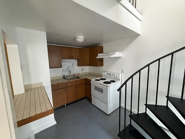 2 bed, 800 sqft, $1,575 — Photo 3