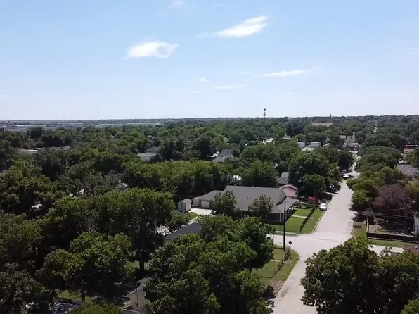 320 W Gambrell St, Fort Worth, TX 76110