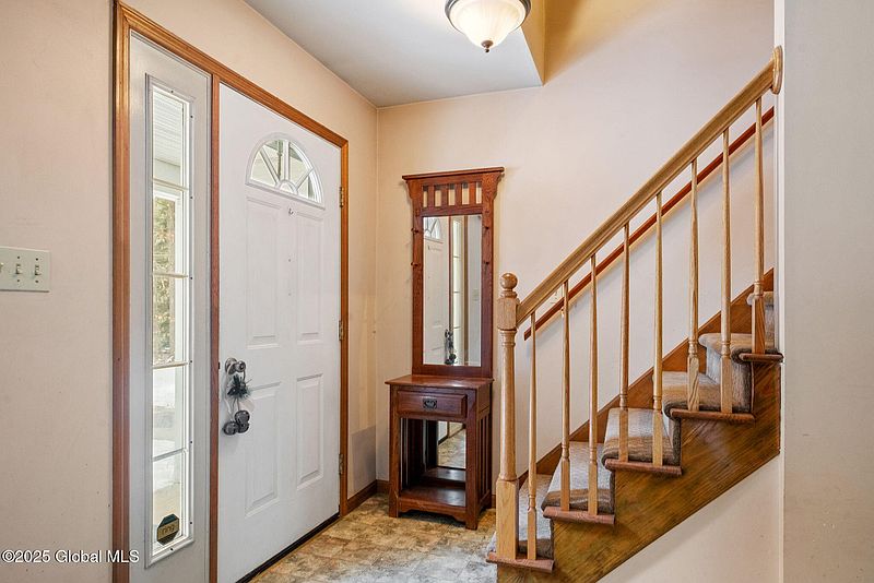 3rd image of 9 Adirondack Court