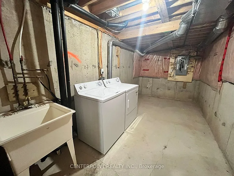 2299 Stone Glen Cres — Photo 14