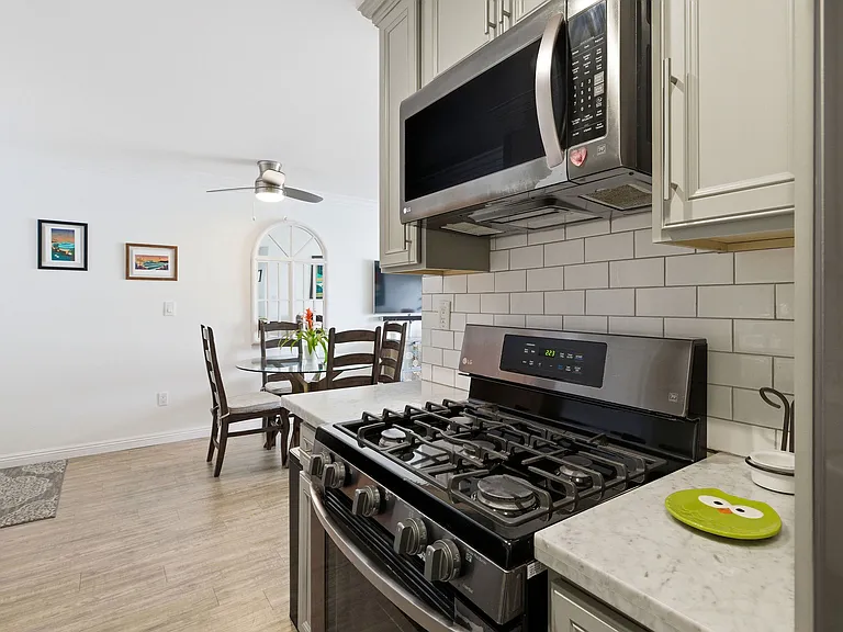 1600 Ardmore Ave #219 — Photo 11