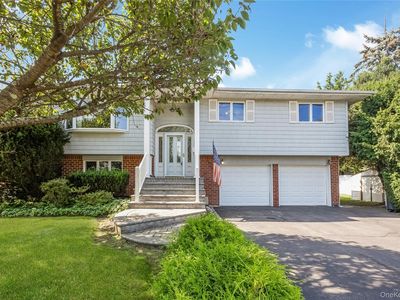 27 Belmont Avenue, Plainview, NY, 11803