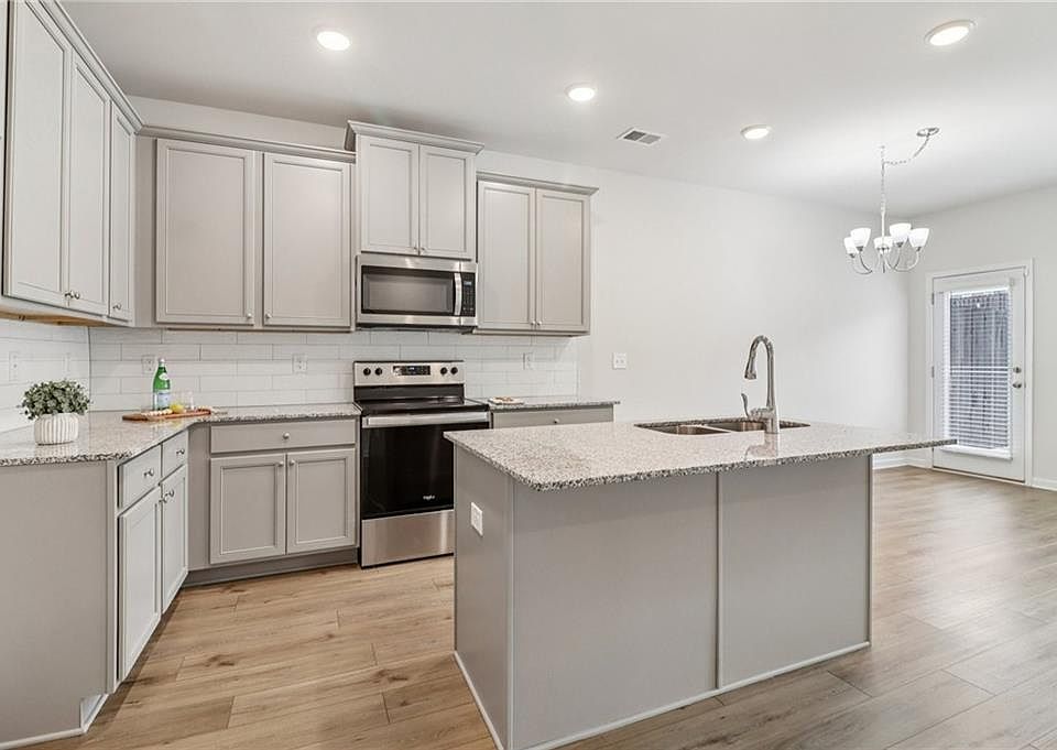 116 Buckingham Ln, Hoschton, GA 30548 [Price Cut $15,000] | Zillow