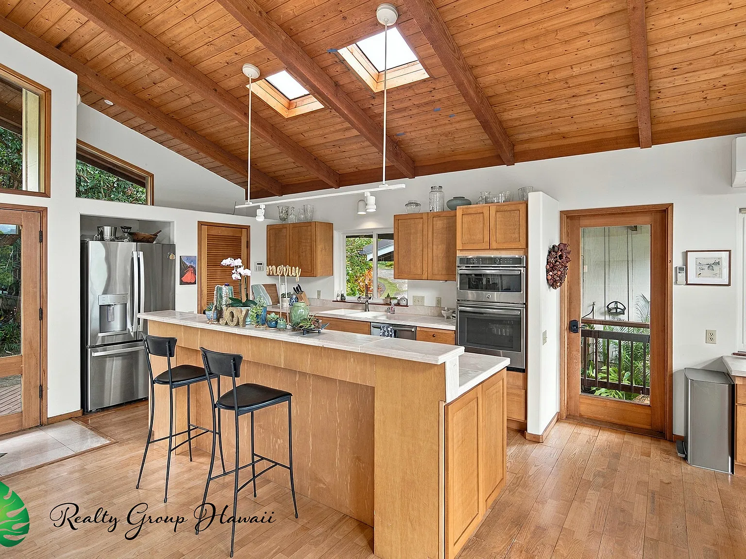3 bed, 1947 sqft, $8,000 — Photo 3