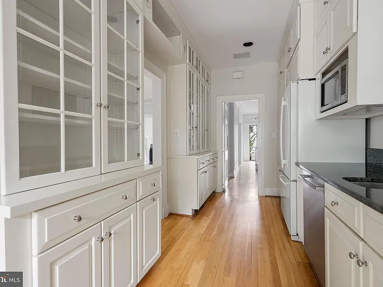 3313 Cleveland Ave NW — Photo 26