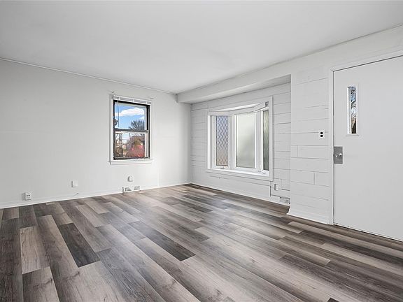 3rd image of 19217 Birmingham St