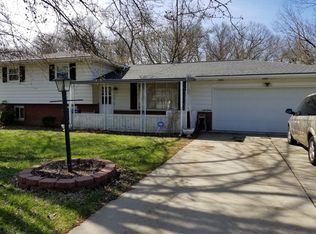 813 N Fernwood Cir, Peoria, IL
