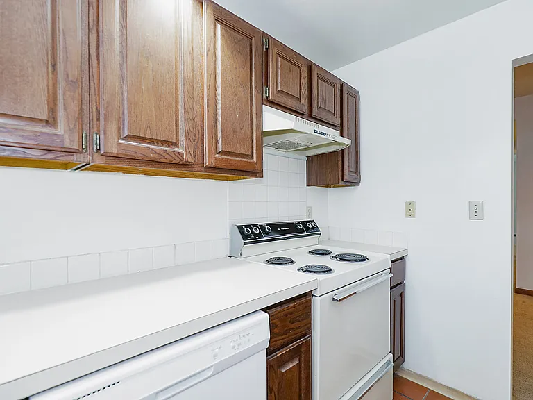 Barr Terrace Apartments — Photo 30