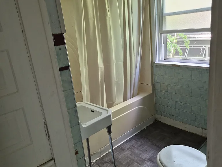 1152 Pomona Rd — Photo 5