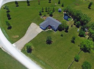 13 Maryln Ln, Hawk Point, MO 63349