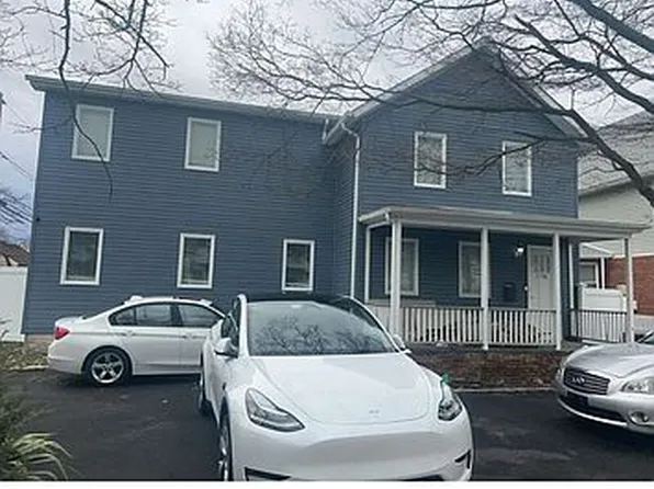 1136 W Broadway, Hewlett, NY 11557