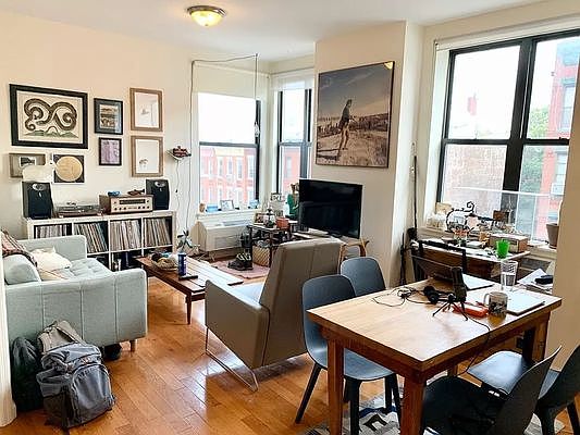 1st image of 442 7th Ave #2R