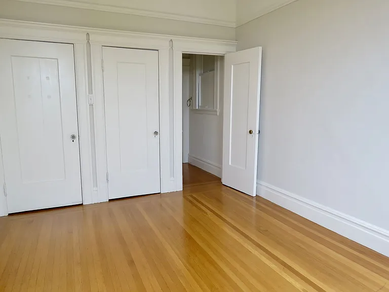 819 Ashbury St — Photo 15