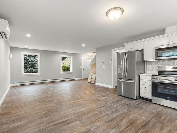 5th image of 353 1/2 South St #1