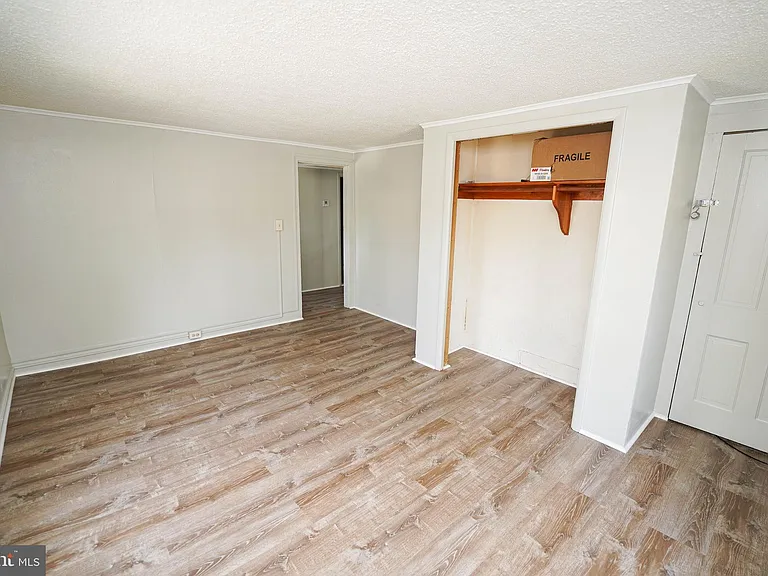 202 E Grove St #A — Photo 19