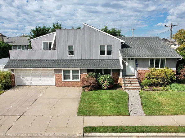 2 Biarritz Street, Long Beach, NY 11561