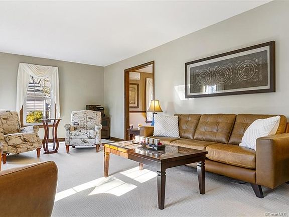 2nd image of 49 Beacon Hill Dr