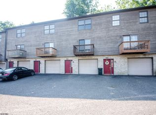 6 Silver View Ct, Morgantown, WV 26505