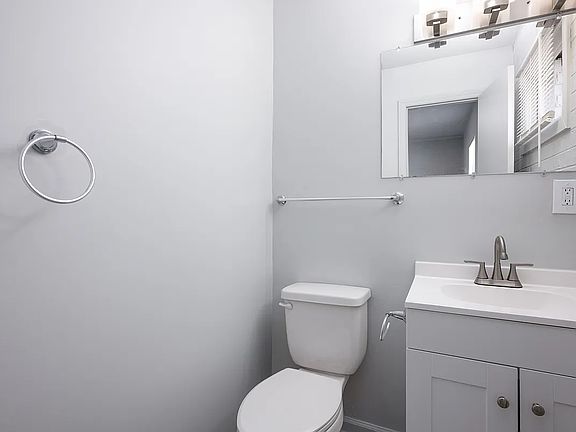 4th image of 2531 Crestwood Dr #1844-T