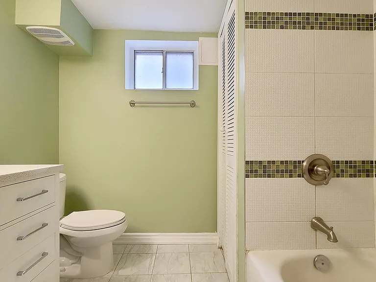 114 Empress Ave #LOWER — Photo 18
