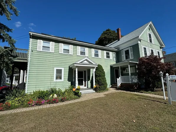 115 Elm St #A, Amesbury, MA 01913