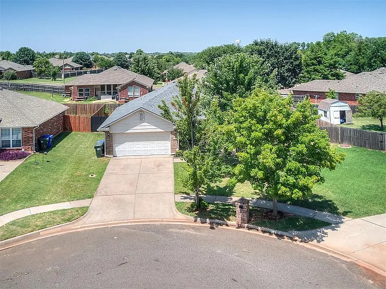 2505 Black Oaks Cir — Photo 27