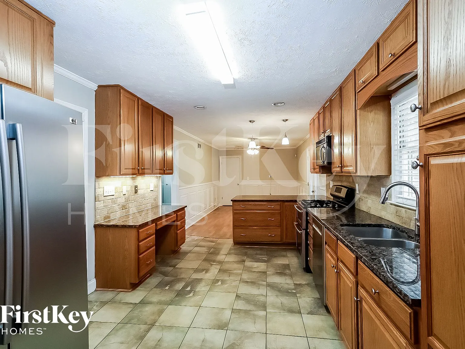 3 bed, 2.0 bath, 1492 sqft, $2,355 — Photo 4