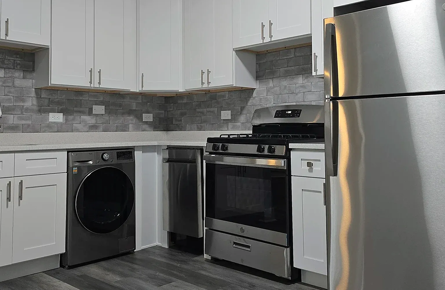 917 W Waveland Ave — Photo 2