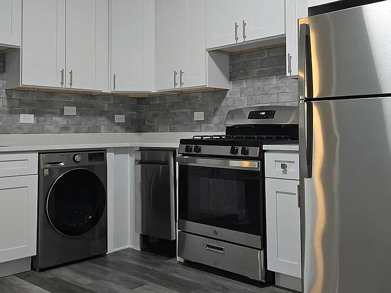 917 W Waveland Ave #A — Photo 2