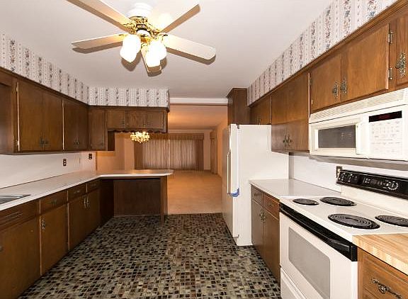 3rd image of 3310 Harmony Cir