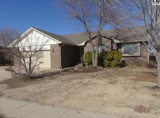 1312 Wheatland Dr, Hutchinson, KS 67502