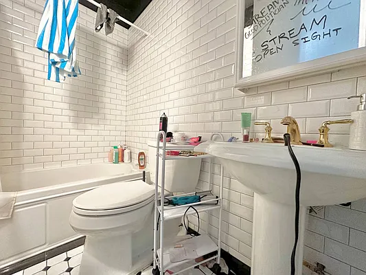 Rented by Doorway NYC, LLC | media 22