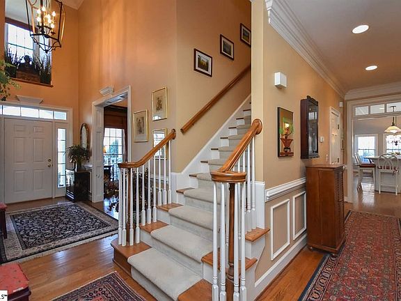 4th image of 208 River Walk Dr
