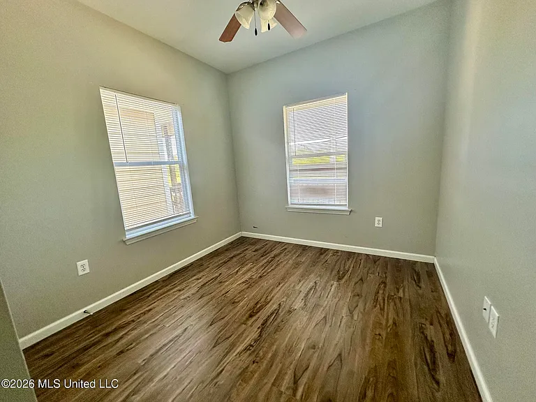 301 Lac Bleu Ave #B — Photo 8