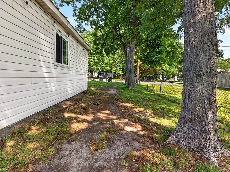 21 Aspenwood Dr — Photo 50