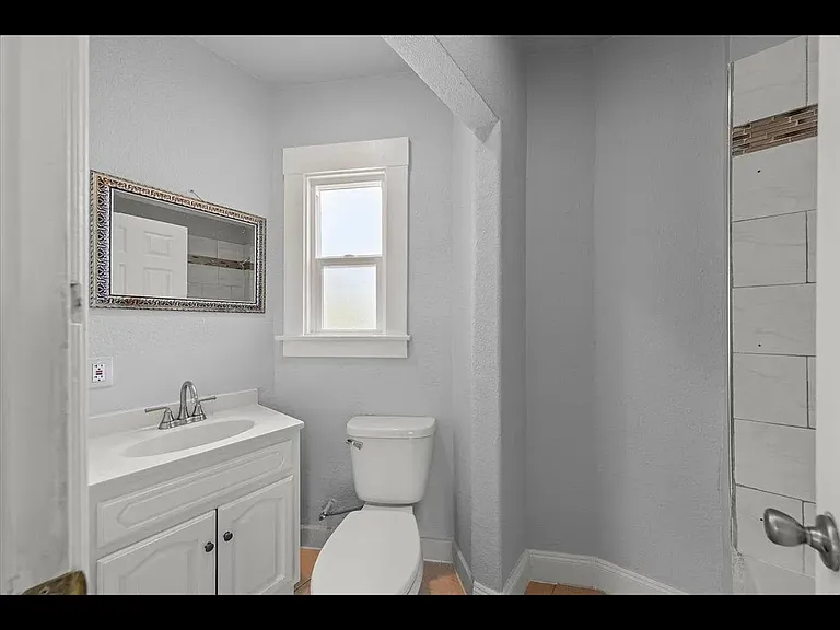 1914 51st Ave #1914 — Photo 3