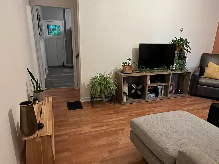 464 Parker Ave — Photo 17