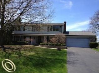5898 Sutters Ln, Bloomfield Hills, MI