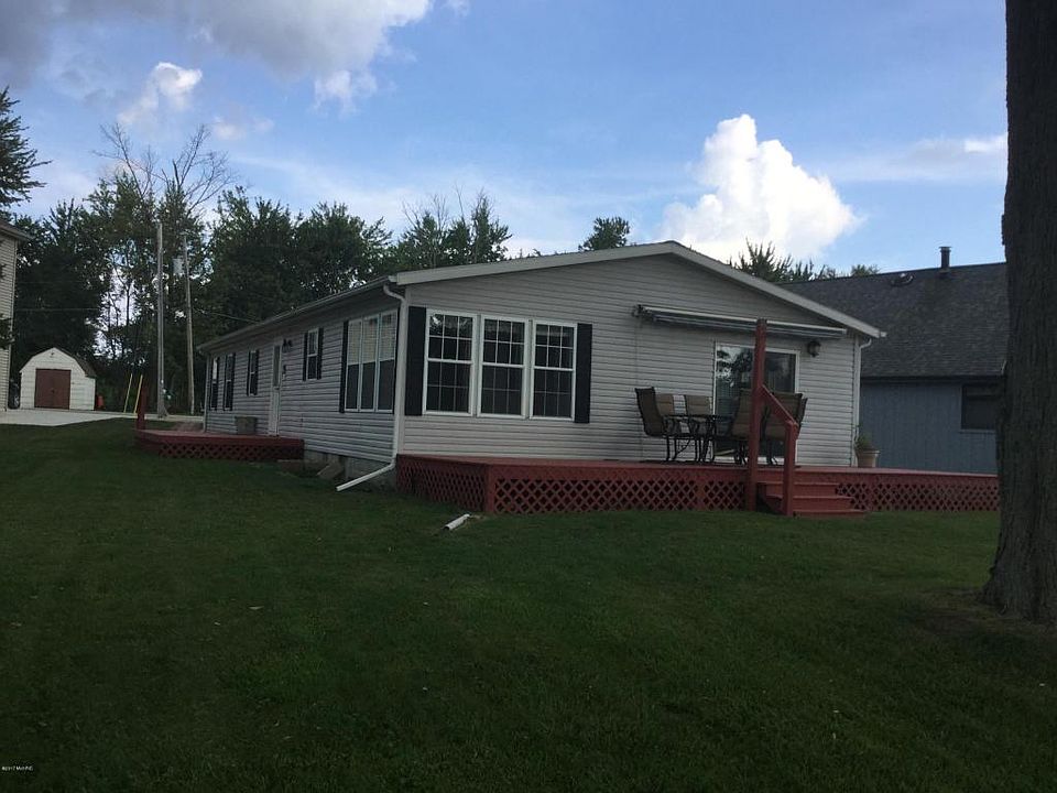2nd image of 684 Valentine Ln