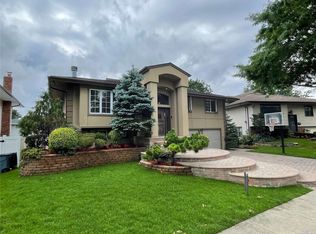 1038 Dartmouth Ln, Woodmere, NY 11598