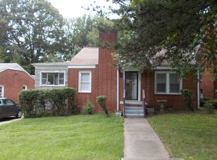 1110 S Benbow Rd, Greensboro, NC 27406