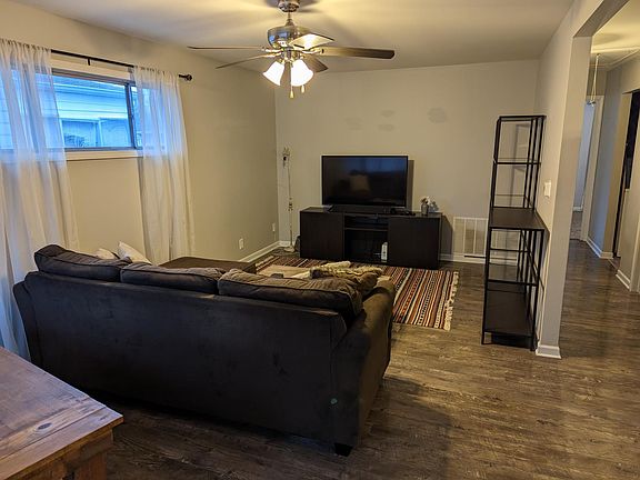 4th image of 2329 E Bradbury Ave