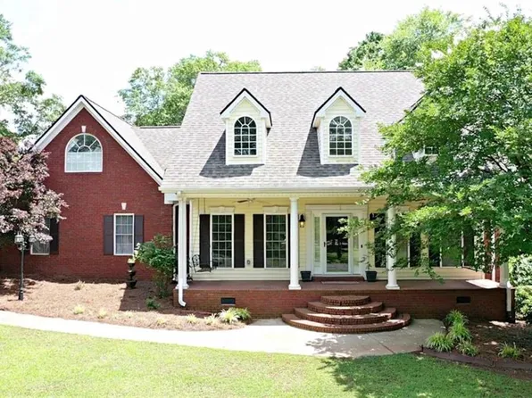 249 Saunders Dr, Winder, GA 30680