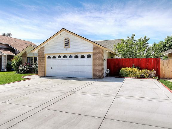 3rd image of 5707 Montauban Ave