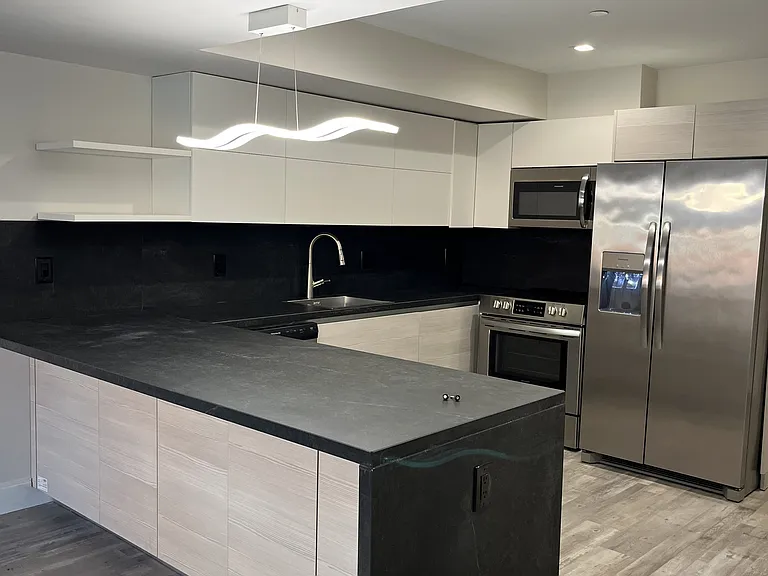 316 Shrewsbury St #4W — Photo 1