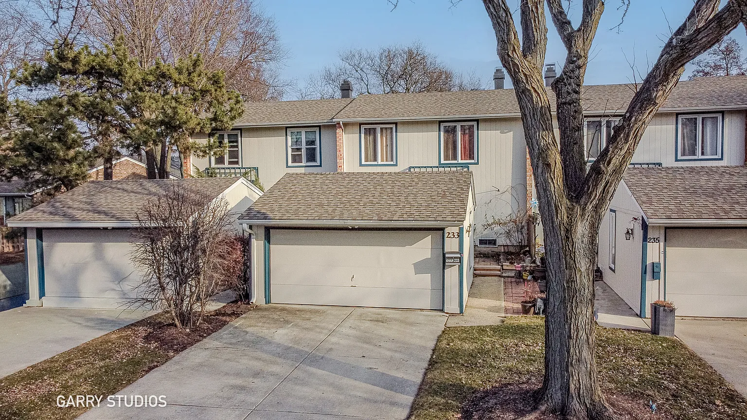 233 Lakeview Ln photo 1